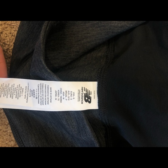 New Balance Title Nine Just Right Running Tight - Picture 9 of 10